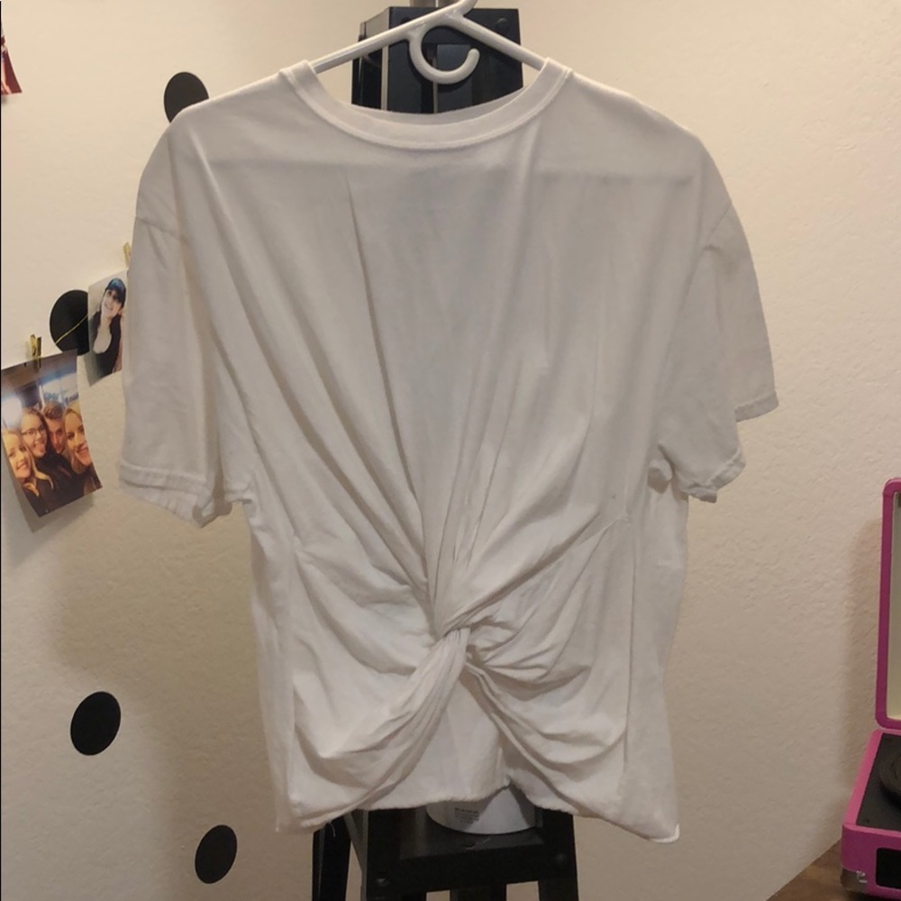 White knot t shirt